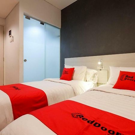 Reddoorz Plus Near Ciputra Mall Simpang Lima Semarang Exterior photo