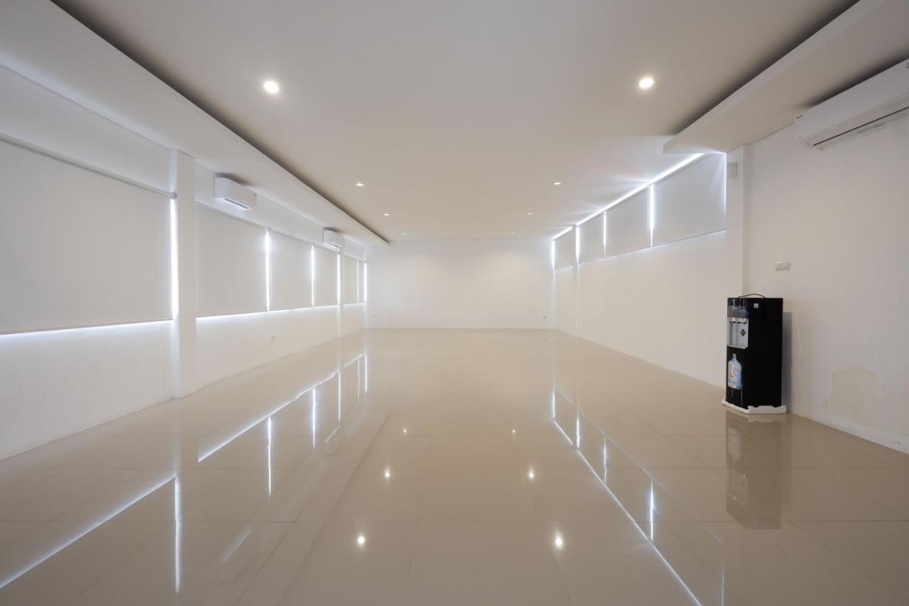 Reddoorz Plus Near Ciputra Mall Simpang Lima Semarang Exterior photo